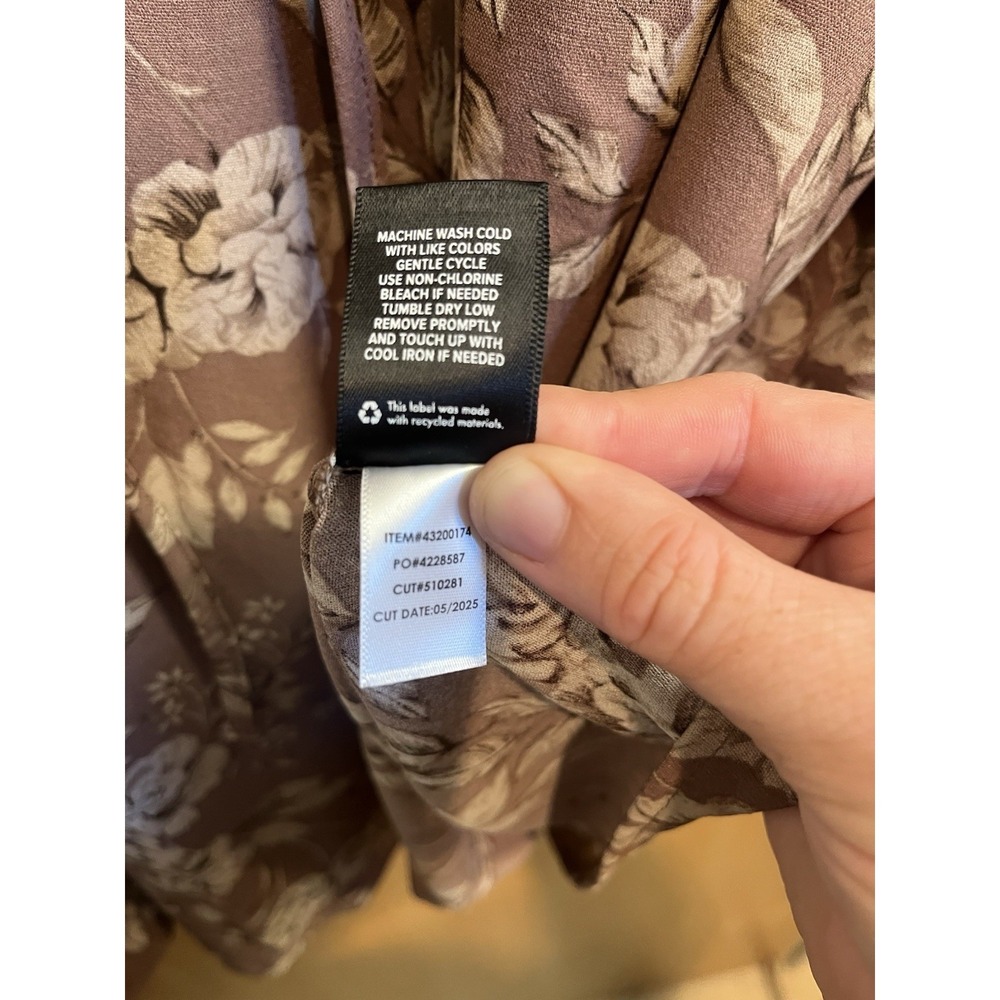 Torrid Peasant Sleeve Pintuck Blouse in Chic Floral Deep Taupe Women's Size 2 - Picture 10 of 13